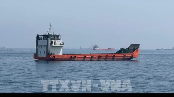 Căng thẳng về kiểm soát eo biển Hormuz: Đàm phán chưa có lối thoát