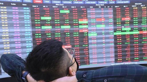 Khởi đầu tháng Ngâu: Chứng khoán Việt Nam mất 324.000 tỷ vốn hóa sau 2 phiên