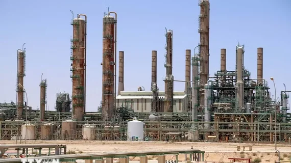 Giá dầu thô leo đỉnh ba tuần khi hy vọng đàm phán Mỹ-Iran mờ nhạt
