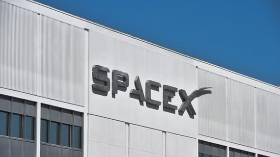 Doanh thu hậu IPO tăng vọt, cổ phiếu SpaceX vẫn rớt giá do 