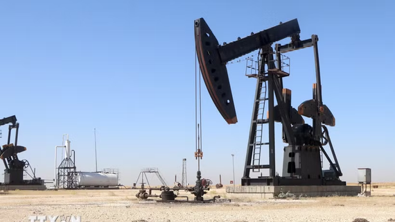 Giá dầu tăng do lo ngại về kế hoạch mở lại Eo biển Hormuz