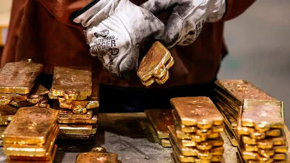 Loạt thông tin quan trọng sắp công bố, chuyên gia dự báo thế nào về giá vàng tuần tới?