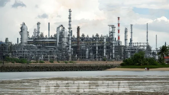 Giá dầu thô giảm 2% khi nỗi lo gián đoạn nguồn cung từ Saudi Arabia hạ nhiệt