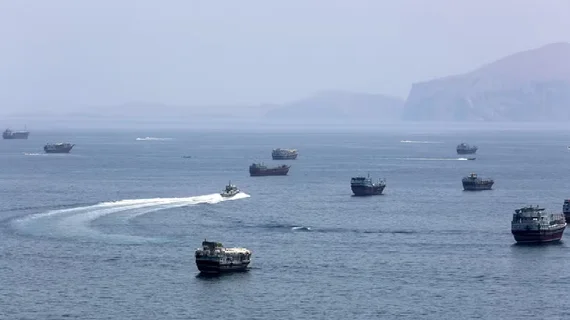 Mỹ: Lượng dầu vận chuyển qua eo biển Hormuz đạt mức cao nhất trong 6 tháng