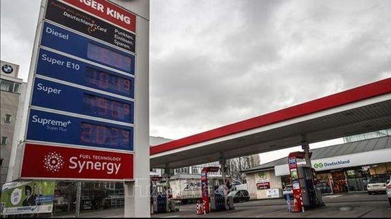 Giá dầu diesel trung bình tại EU xác lập mức cao kỷ lục