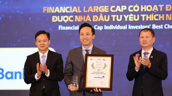 VietinBank (HOSE: CTG) năm thứ 4 liên tiếp được vinh danh Doanh nghiệp niêm yết có hoạt động IR được Nhà đầu tư yêu thích nhất