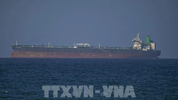 Cước tàu chở dầu qua eo biển Hormuz tăng vọt, vượt 1 triệu USD/ngày