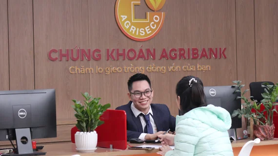 Chứng khoán AGR nâng vốn điều lệ vượt 2.400 tỷ, đón cựu CEO VIX vào ghế Quyền Tổng giám đốc
