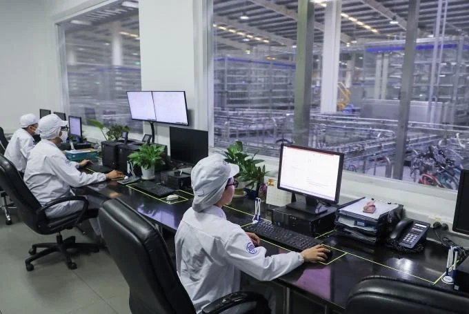 vinamilk-tiep-tuc-dan-dau-top-10-thuong-hieu-manh-viet-nam-ceo-mai-kieu-lien-duoc-vinh-danh-doanh-nhan-xuat-sac-2022-20221012202929-7912.jpg