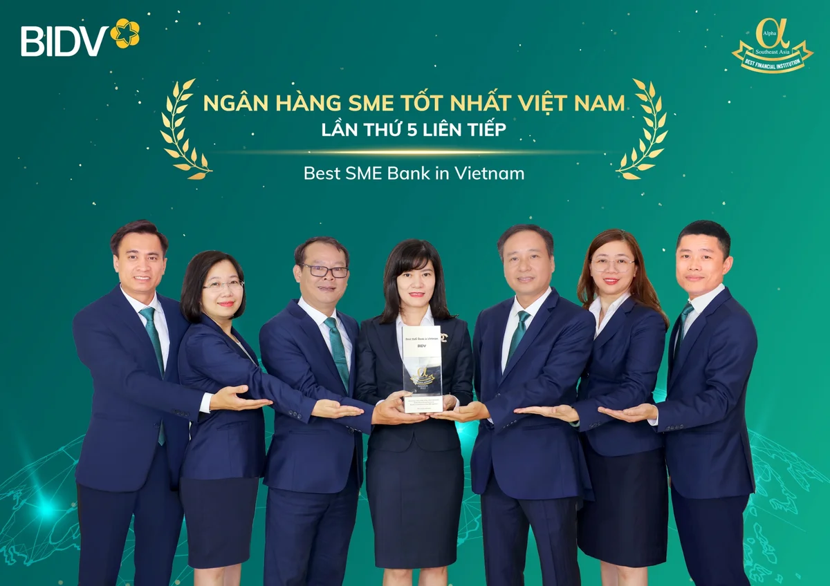 bidv-duoc-vinh-danh-ngan-hang-sme-tot-nhat-viet-nam-lan-thu-5-lien-tiep20221111174020.jpg?rt=20221111174059