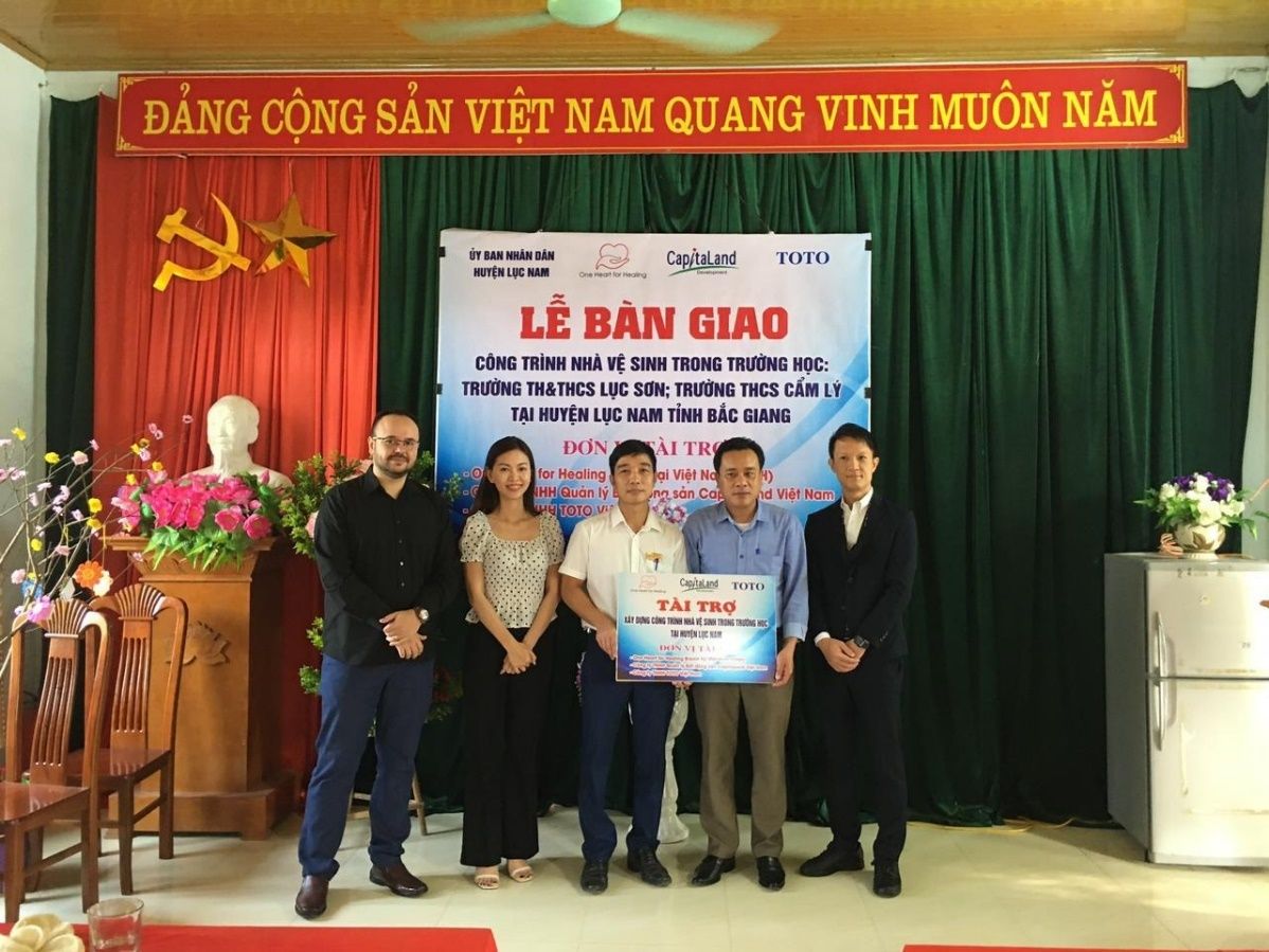 capitaland-dong-gop-hon-28-ty-dong-ho-tro-cho-3000-hoc-sinh-tai-viet-nam-20221103120537.jpg?rt=20221103120540