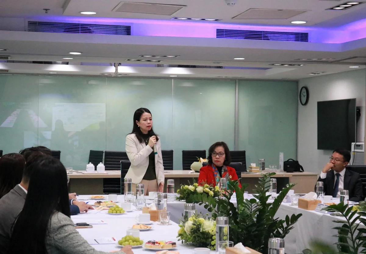 bo-ngoai-giao-cong-bo-an-pham-moi-truong-kinh-doanh-viet-nam-giai-doan-2022-2023-20221213173743-40.jpg