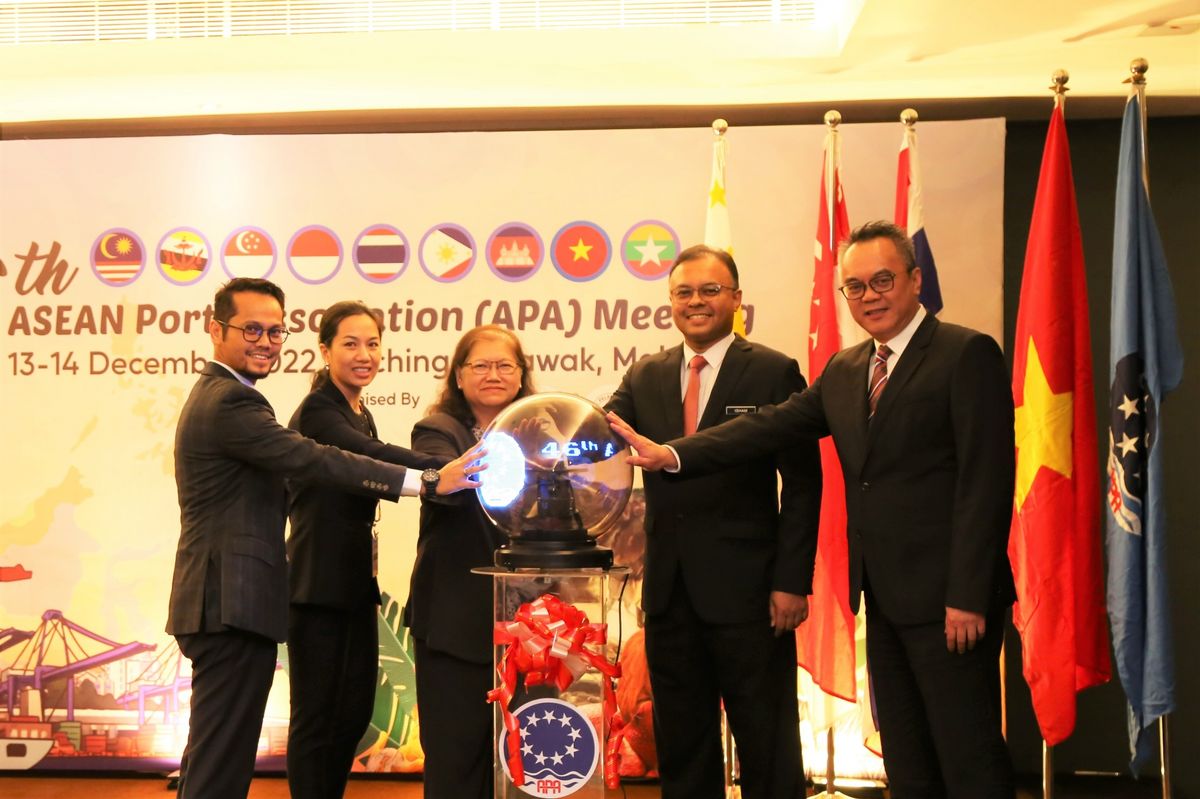 so-hoa-va-xanh-hoa-xu-huong-phat-trien-ben-vung-cua-he-thong-cang-bien-dong-nam-a-20221214115832.jpg?rt=20221214120152