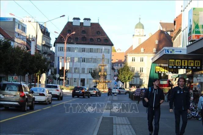 thuy-sy7-5644.jpg