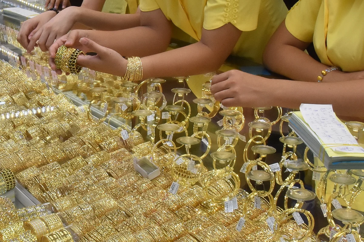 Giá vàng SJC quay đầu giảm mạnh.