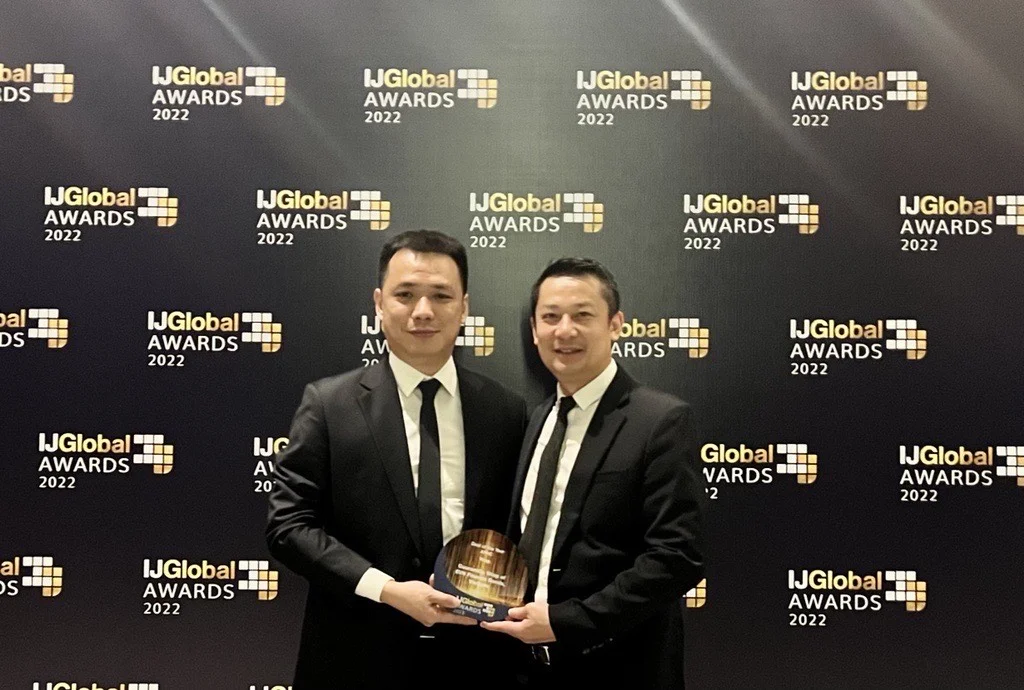 Ông Nguyễn Hoàng Hải, Tổng giám đốc EVNFinance, đại diện công ty nhận giải thưởng. Nguồn ảnh: EVNFinance