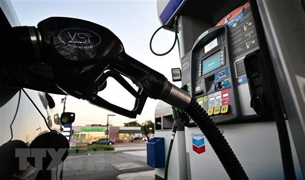 Một trạm xăng ở Los Angeles, California, Mỹ. (Ảnh: AFP/TTXVN)