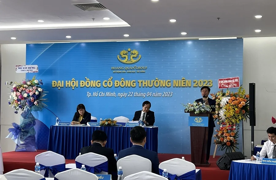 Chủ tịch HQC Trương Anh Tuấn chia sẻ với cổ đông