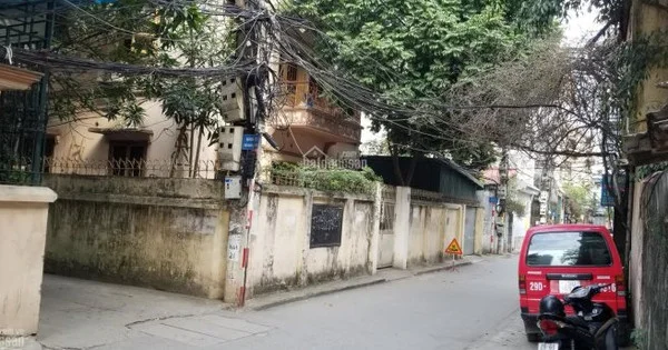 Sự thật ngã ngửa đằng sau thông tin môi giới chào bán nhà đất giữa trung tâm Hà Nội giá hơn 1 tỷ, ô tô đỗ cửa
