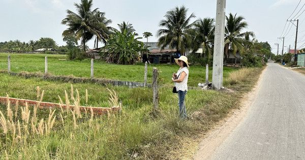 Nhà đầu tư ôm nhiều bất động sản: "Tôi phải bán bất động sản ở gần, gồng đất ở xa"