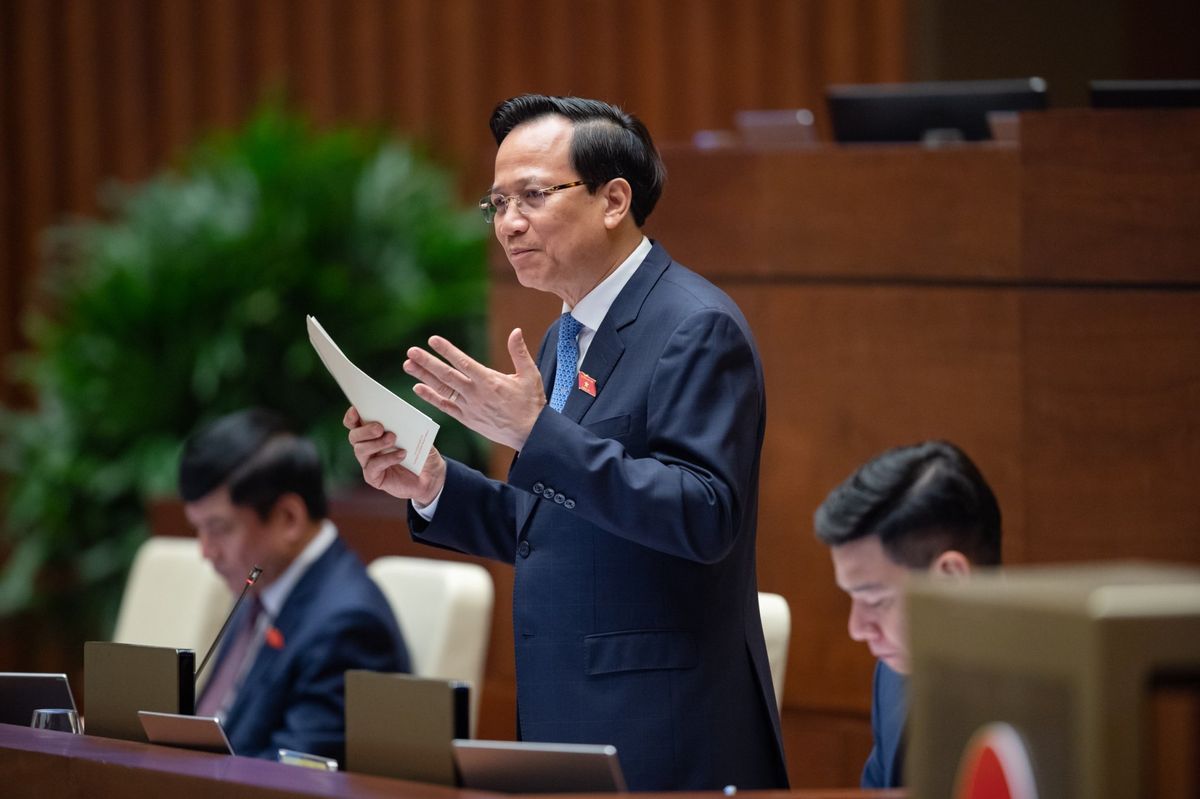 Bộ trưởng Bộ Lao động - Thương binh và Xã hội Đào Ngọc Dung tại phiên chất vấn. Ảnh: quochoi.vn
