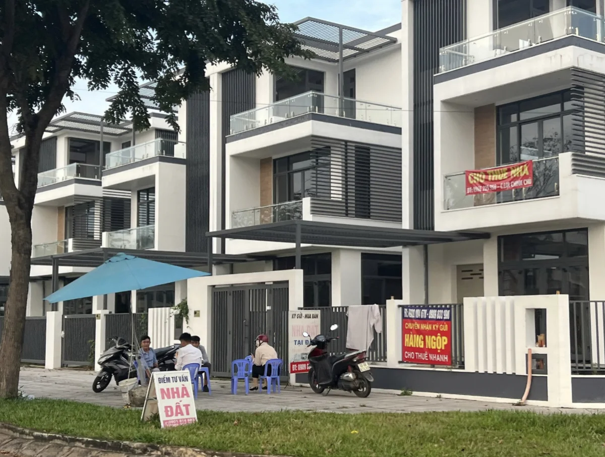 Đón nhận nhiều “chất xúc tác”, vì sao thị trường bất động sản vẫn chưa thể sôi động trở lại?