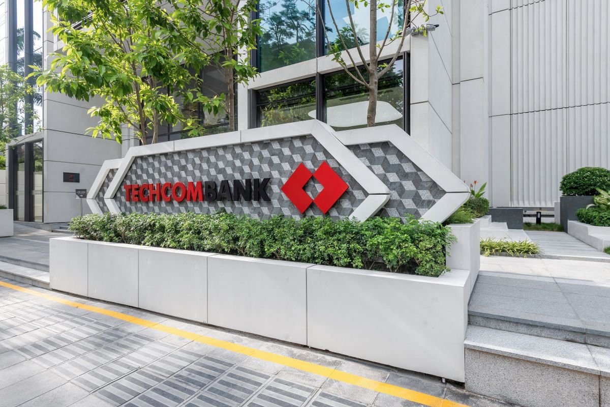 Cổ đông ngoại muốn bán 8 - 9% vốn Techcombank