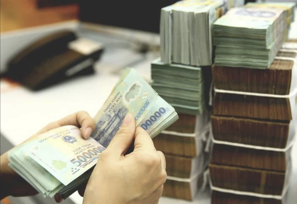 Căng thanh khoản, Ngân hàng Nhà nước liên tục bơm tiền vào hệ thống