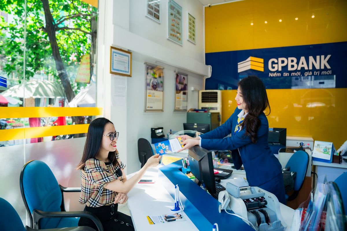 Chính phủ yêu cầu trình phương án chuyển giao GPBank, DongABank trước ngày 20/12