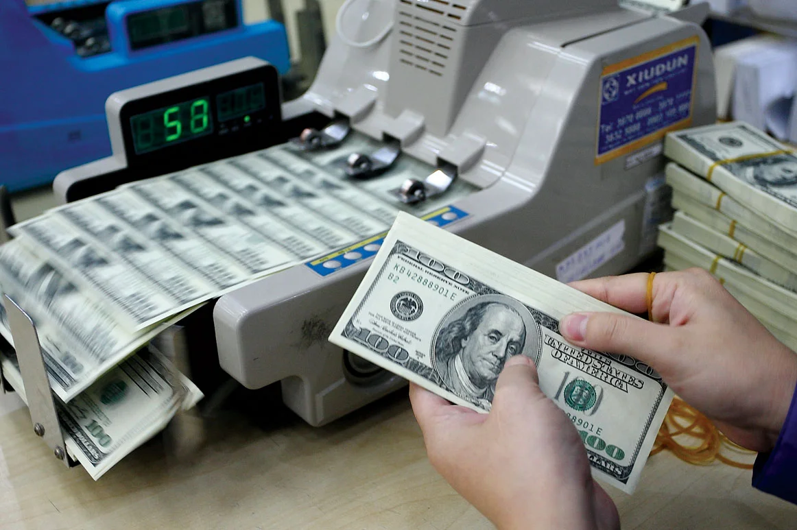 Tỷ giá USD/VND bật tăng mạnh trên các thị trường