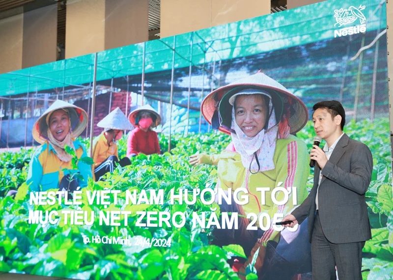 ong-khuat-quang-hung-giam-doc-doi-ngoai-va-truyen-thong-nestle-viet-nam-chia-se-ve-lo-trinh-va-hanh-dong-cua-nestle-huong-toi-muc-tieu-net-zero-2050-4743-1.jpg