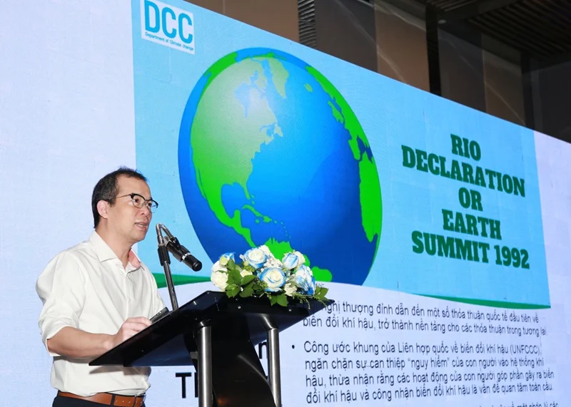 ong-luong-quang-huy-truong-phong-giam-nhe-phat-thai-khi-nha-kinh-va-bao-ve-tang-ozone-cuc-bien-doi-khi-hau-bo-tai-nguyen-va-moi-truong-trinh-bay-tai-hoi-thao-8637-2886.jpg