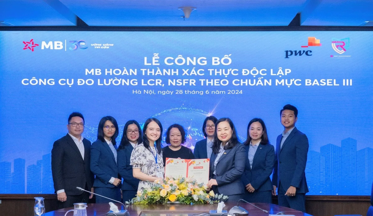 anh-nhan-chung-nhan.jpg