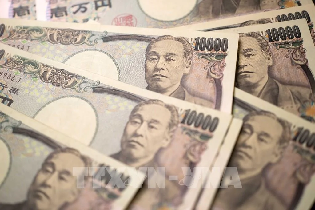 101531-dong-yen-nhat-ban-truot-xuong-muc-thap-ky-luc-moi.jpg