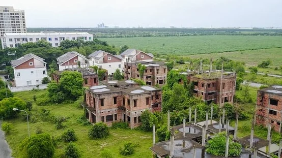 Bộ Xây dựng đề xuất đánh thuế người sở hữu nhiều nhà đất, bỏ hoang và người mua đi bán lại trong thời gian ngắn để kiếm lời