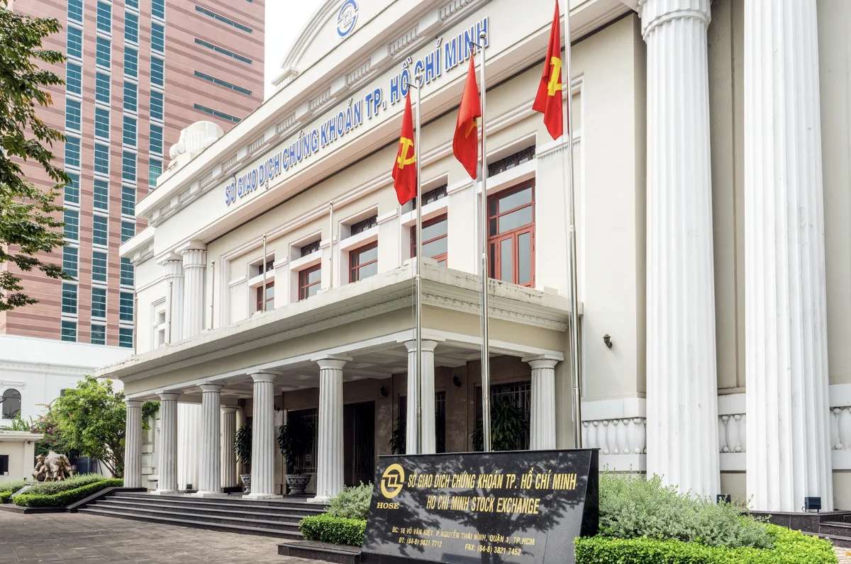 Sàn chứng khoán 2025 đợi tiền ngoại quay về