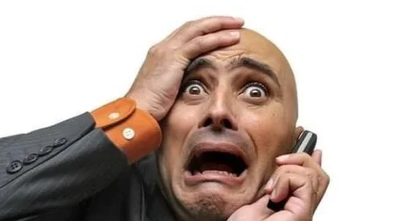 Cổ phiếu giảm kịch sàn sau khi nhận án đình chỉ, cổ đông tháo chạy, 