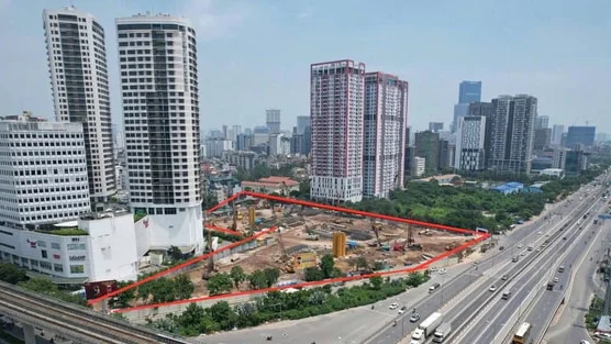 Một công ty muốn rời sàn chứng khoán sau khi bán đất vàng 3 mặt tiền cho Sun Group thu về 5.800 tỷ đồng