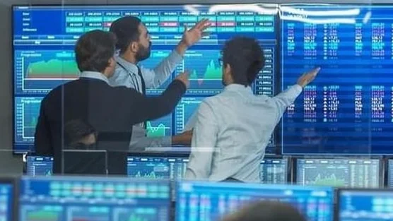 Phiên 25/11: Khối ngoại giảm bán ròng, ngược chiều tung hàng trăm tỷ gom một cổ phiếu ngân hàng