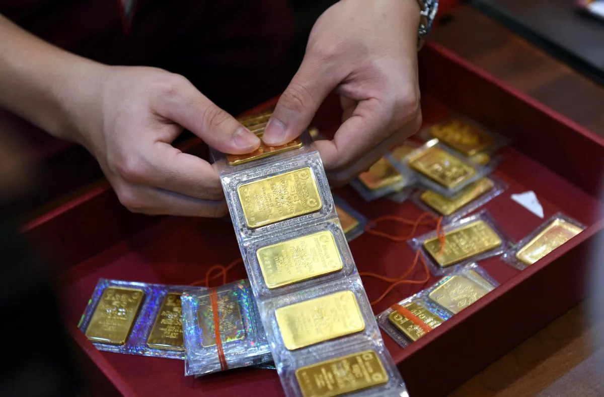 Vàng SJC tuột khỏi mốc 92 triệu đồng