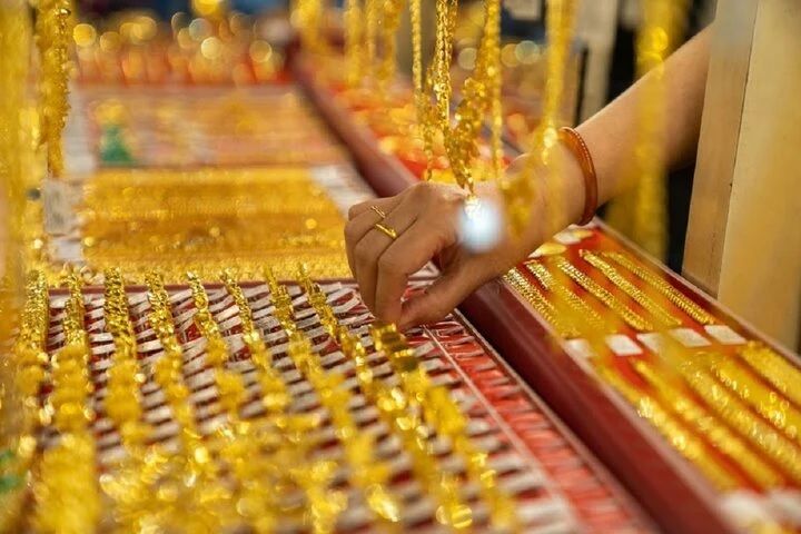 Giá vàng thế giới rơi khỏi mốc 2.900 USD/ounce