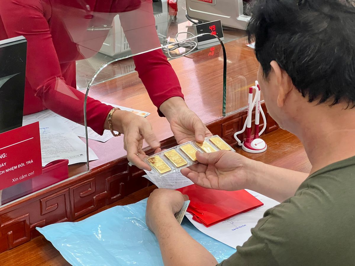 Chưa ngừng tăng, vàng SJC vượt 96 triệu đồng mỗi lượng