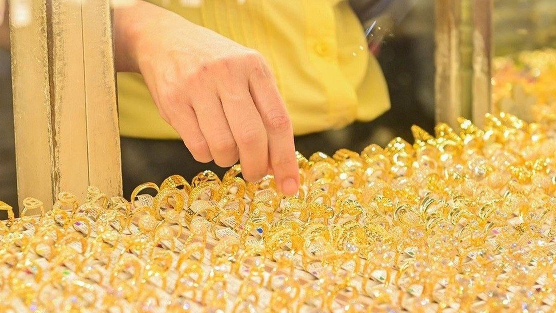 Giá vàng SJC tăng vọt lên 120,5 triệu đồng/lượng, chênh lệch với thế giới gần 12 triệu