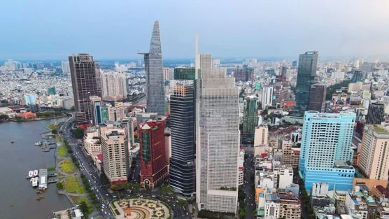 Thị trường bất động sản TP HCM: Thiếu nguồn cung, giá neo cao, mất cân bằng phân khúc