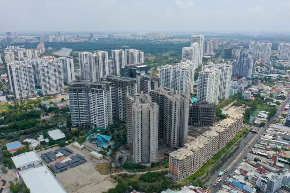 Tồn kho của nhiều doanh nghiệp bất động sản tăng cao, lệch pha cung - cầu ngày càng lớn
