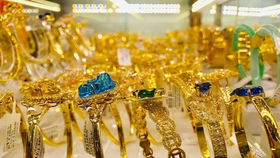 Hôm nay: Giá vàng nhẫn tiếp tục phá đỉnh, giá vàng miếng chững lại