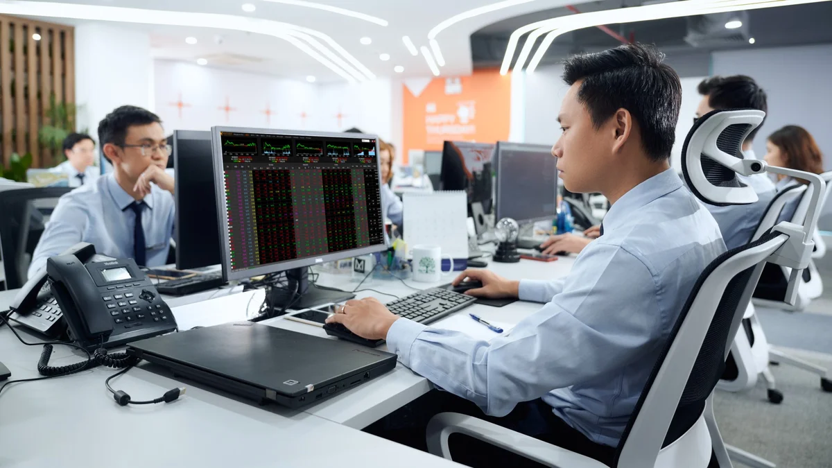 Chứng khoán DNSE áp sát VPS, SSI và TCBS đều tăng tốc trong Top 5 phái sinh