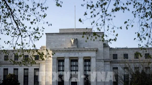 Quan chức Fed: Có thể cần tăng lãi suất để ngăn lạm phát kéo dài