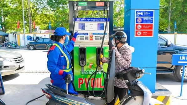 Giá xăng và dầu điêzen giảm từ 15 giờ hôm nay 15/10