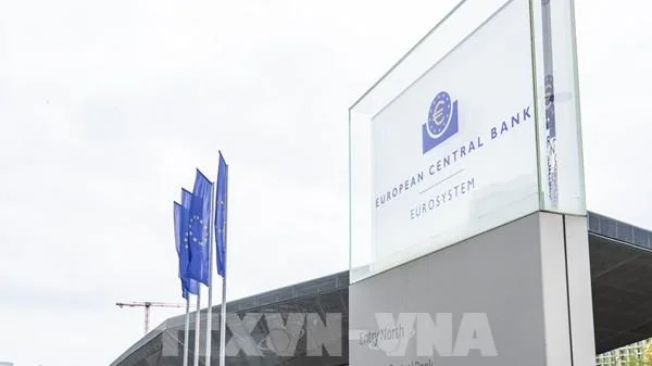 IMF dự báo ECB sẽ tăng lãi suất thêm ít nhất một đợt 25 điểm cơ bản trong năm 2026